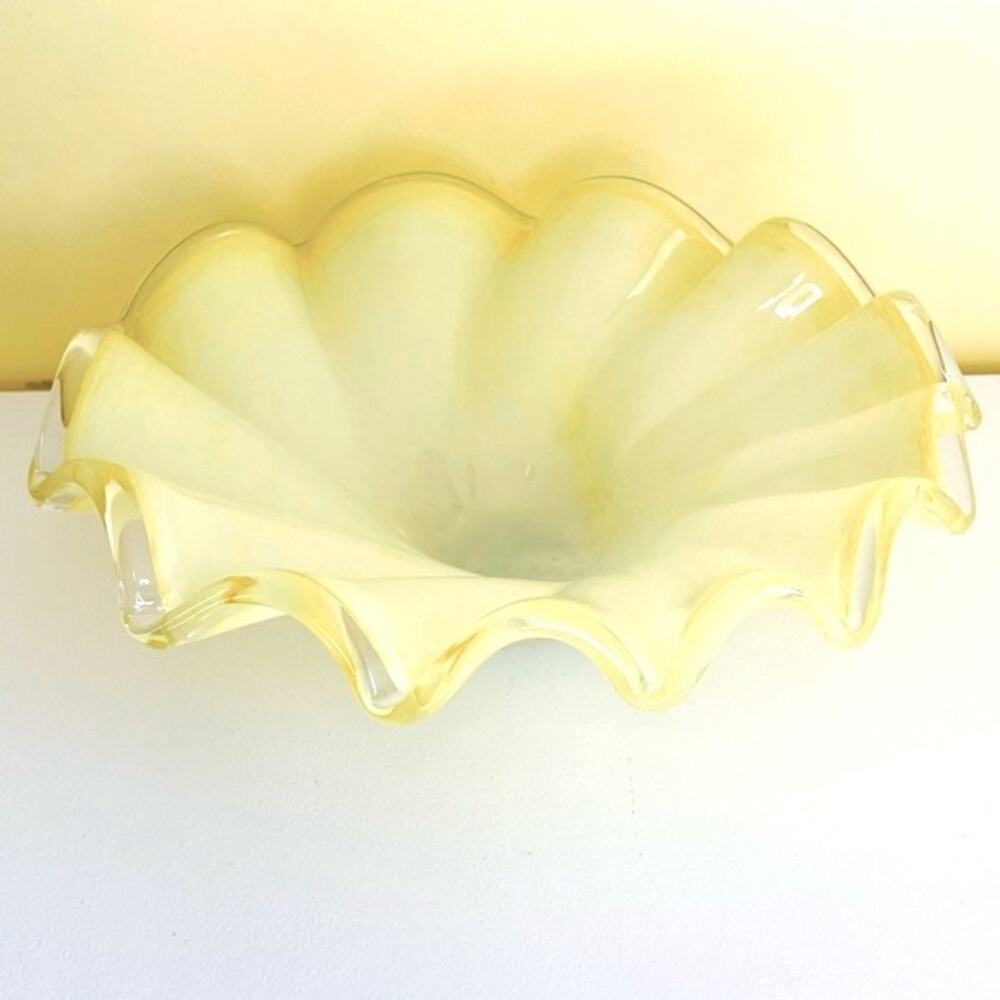 Vintage Murano Italian Hand-Blown Art Glass Centerpiece Bowl Decorative Yellow